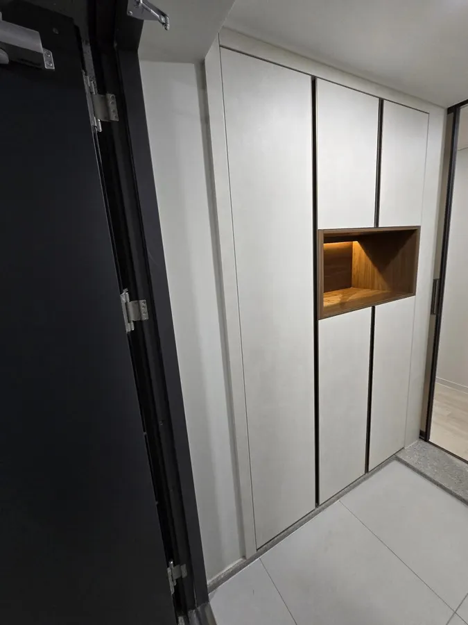 신발장 하부 클로즈업 촬영 예시