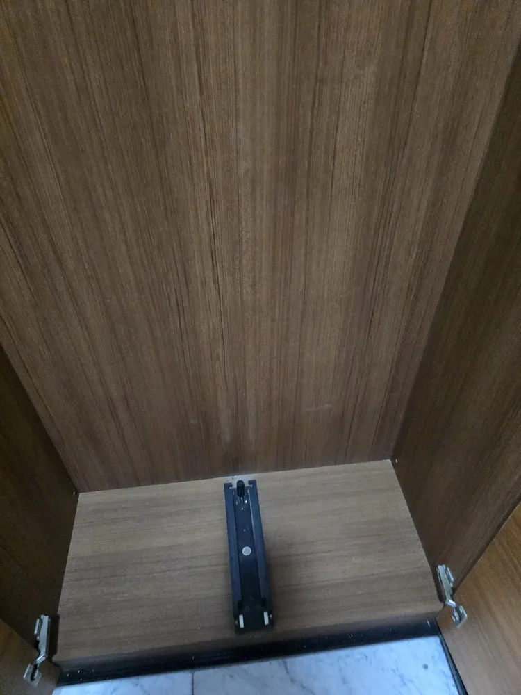 신발장 하부장 하부 띄움 병행 사진